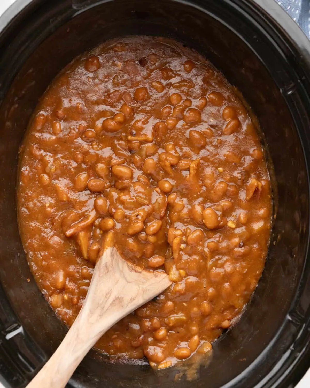 Classic BBQ Slow Cooker Baked Beans
