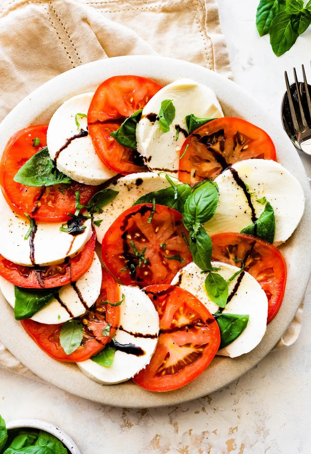 Easy Caprese Salad
