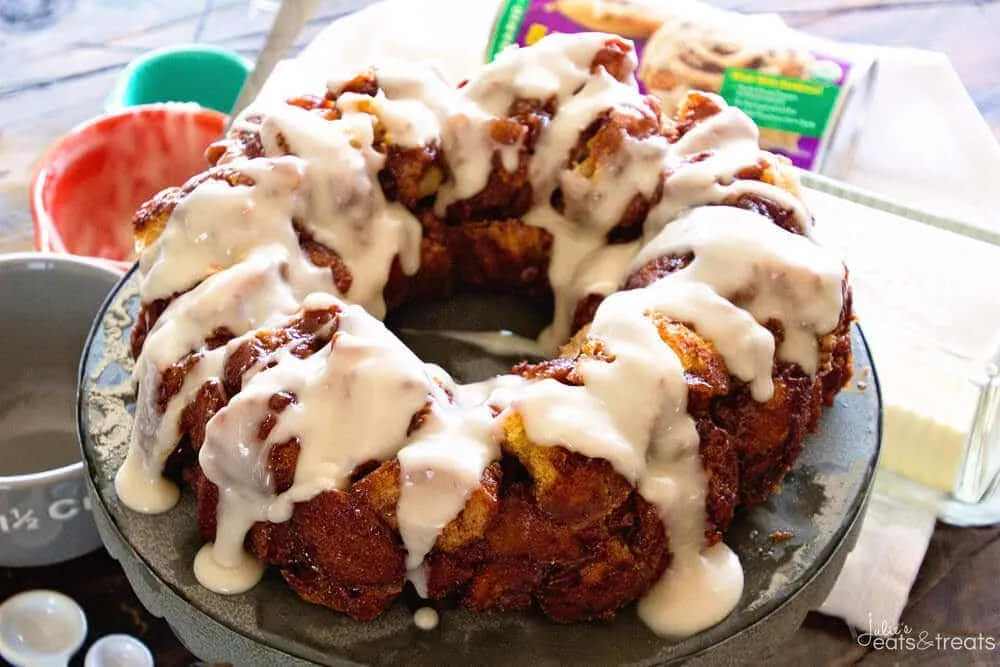 Easy Cinnamon Roll Monkey Bread
