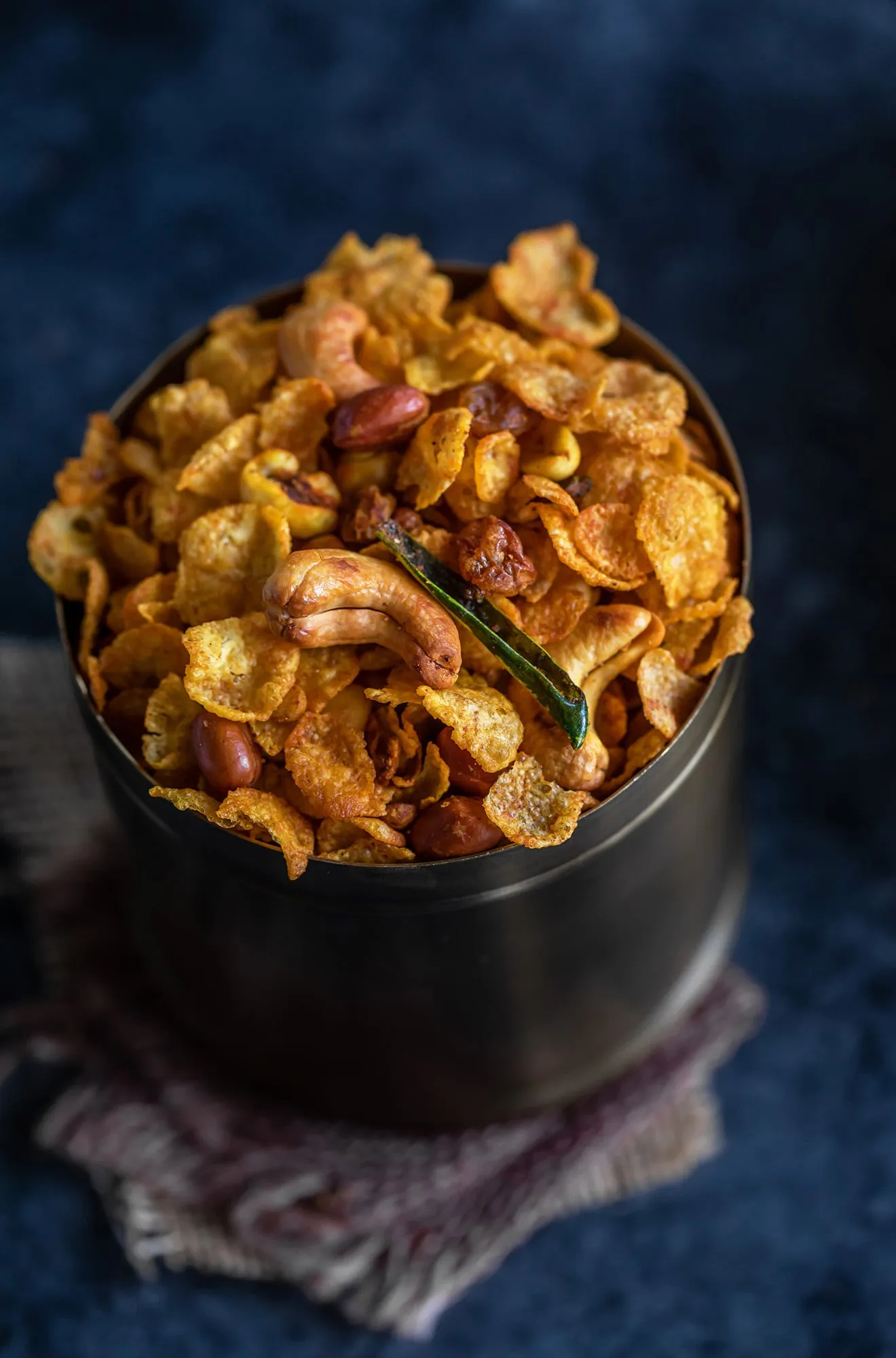 Easy Cornflakes Chivda Recipe