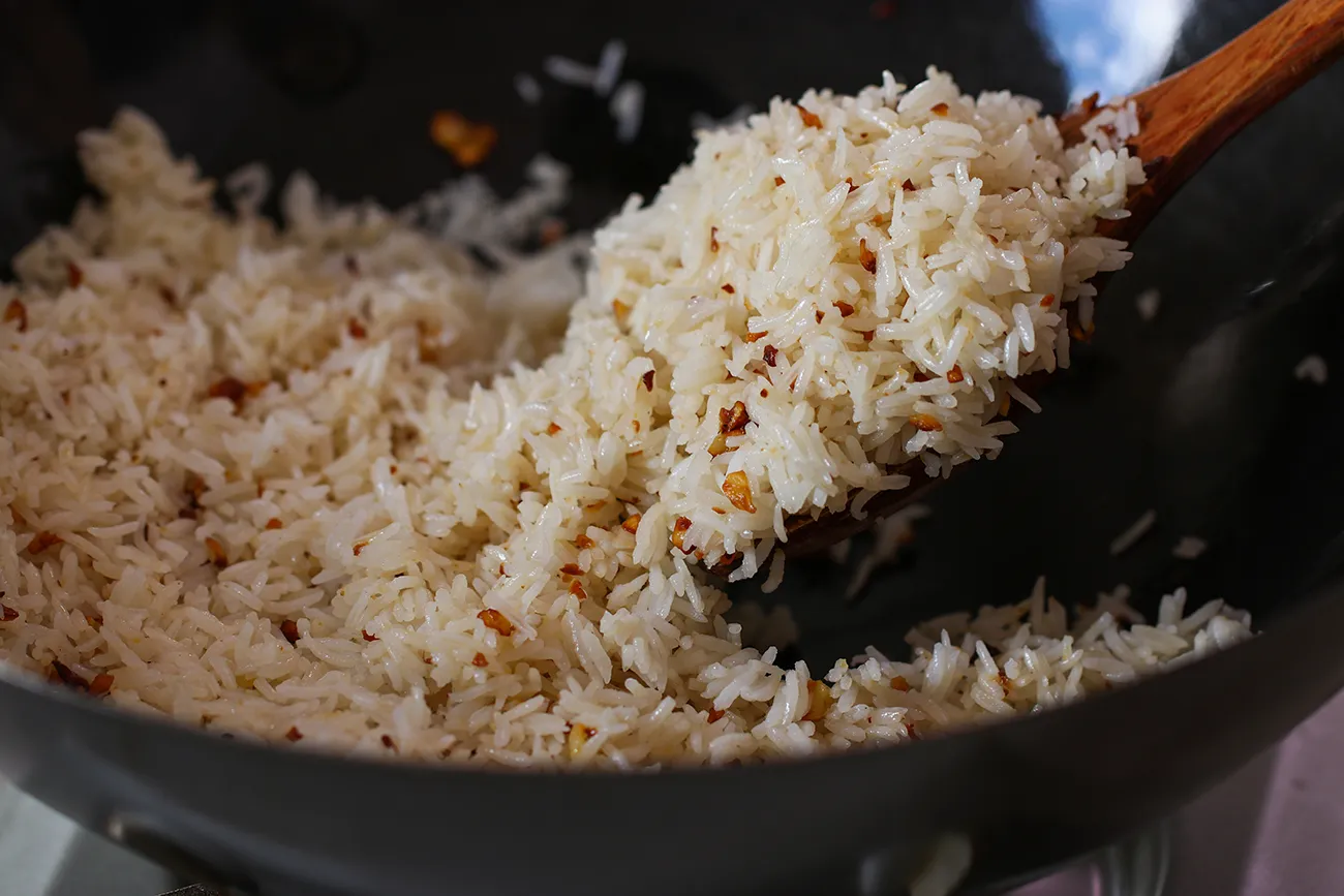 EASY Garlic Fried Rice
