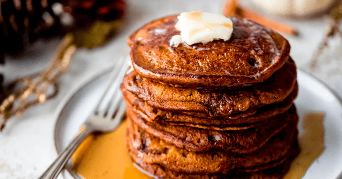 Fluffy Gingerbread Pancakes