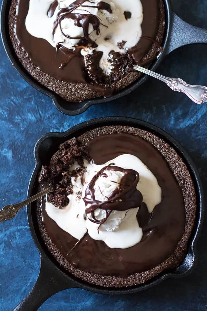 Fudgy Paleo Chocolate Skillet Cake
