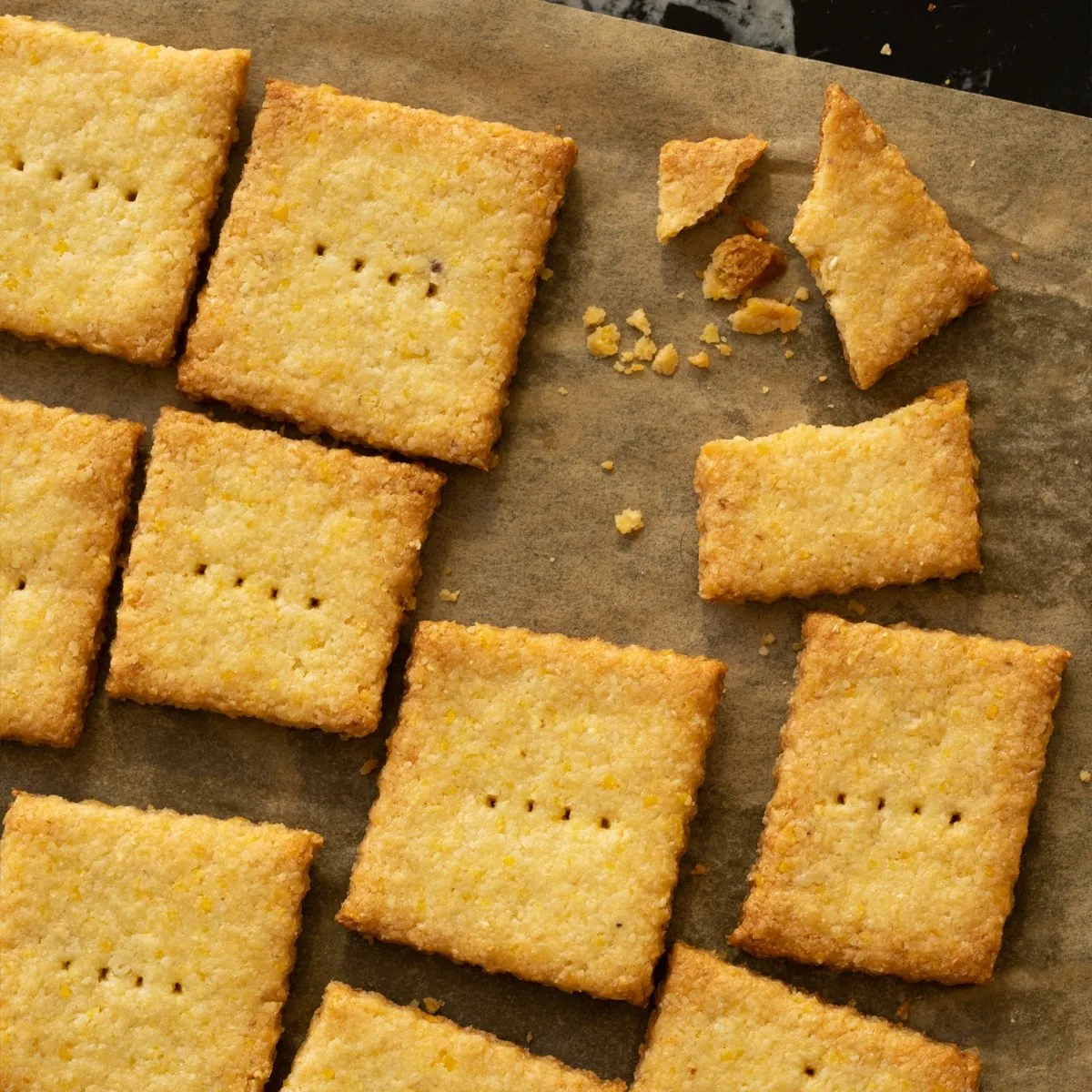 Low Carb Cornbread Crackers 🌽