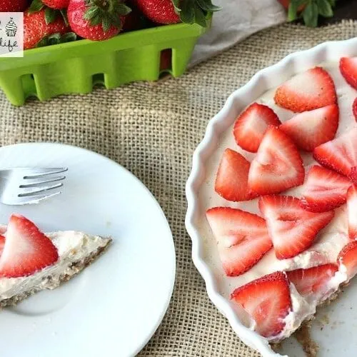 Healthy No-Bake Strawberry Tart