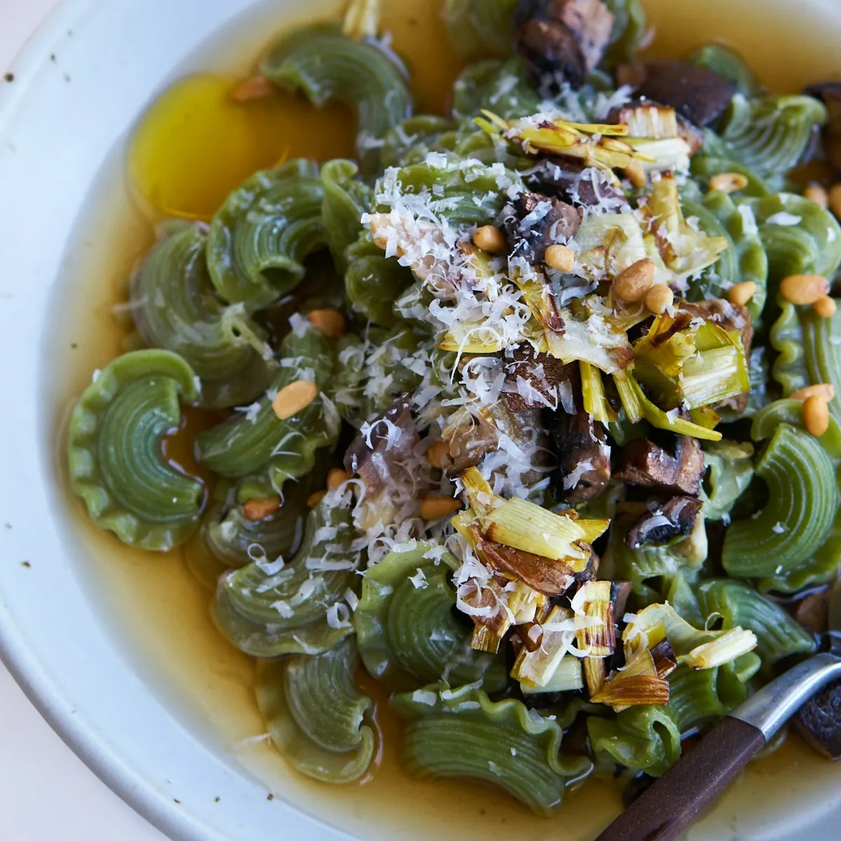 10 Minute Instant Pot Mushroom Broth