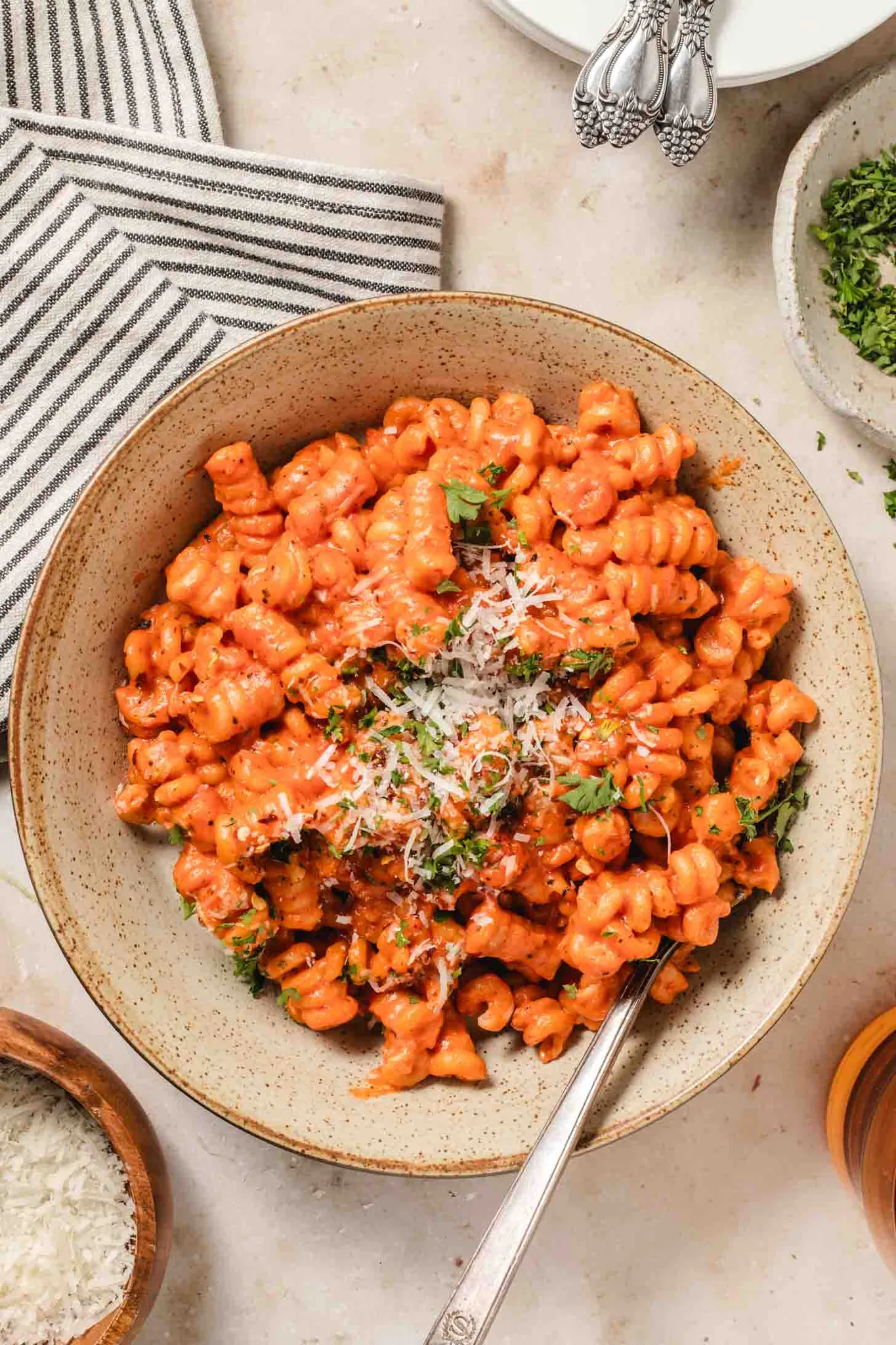 30 Minute One Pot Pink Sauce Pasta