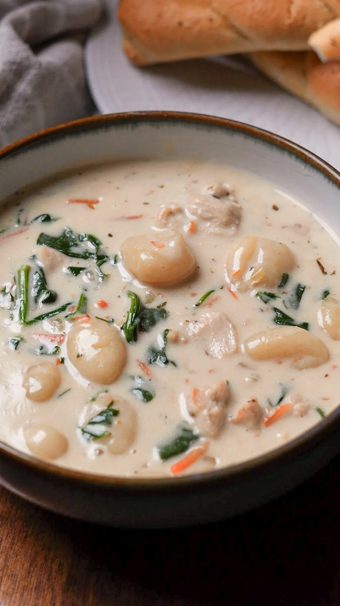 Olive Garden Style Chicken & Gnocchi Soup