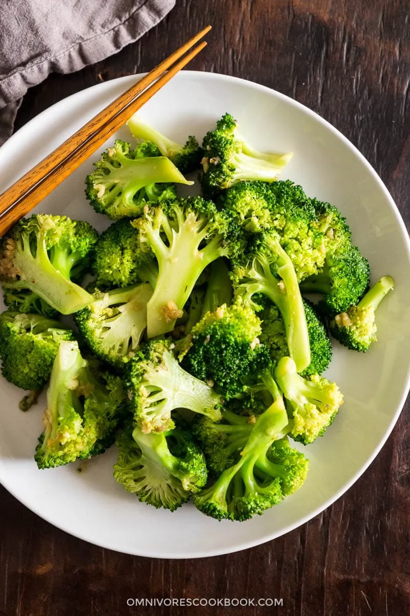 3-Ingredient Garlic Broccoli Stir Fry