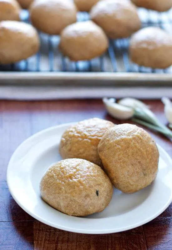 Roasted Garlic Potato Rolls