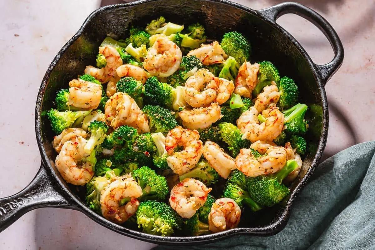 Shrimp and Broccoli Skillet with Ladolemono Sauce