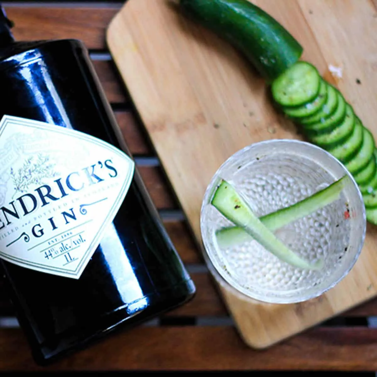 Sparkling Cucumber Chili Gin: A Summer Cocktail