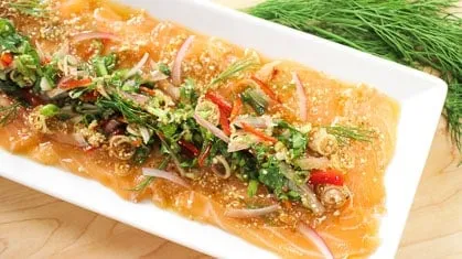 Spicy Salmon Salad ลาบปลาแซลมอน