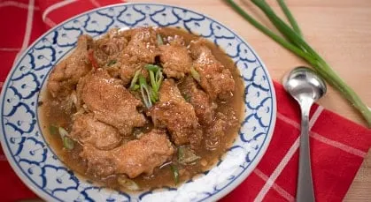 Braised Wings with Caramelized Onion